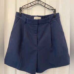 Abercrombie and Fitch Ultra High Rise Tailored Short - size medium